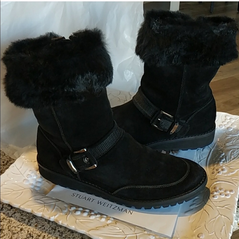 Stuart Weitzman black suede boots with fur trim💖